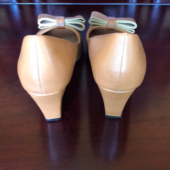 Brown Open-toe heels with Bow Accents - Picture 3 of 6